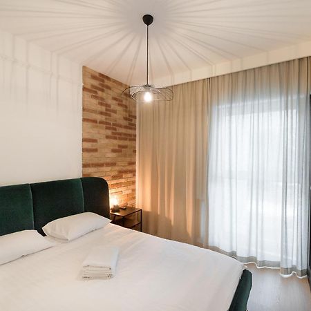 Harmonia Apartament With Parking Torun Bagian luar foto